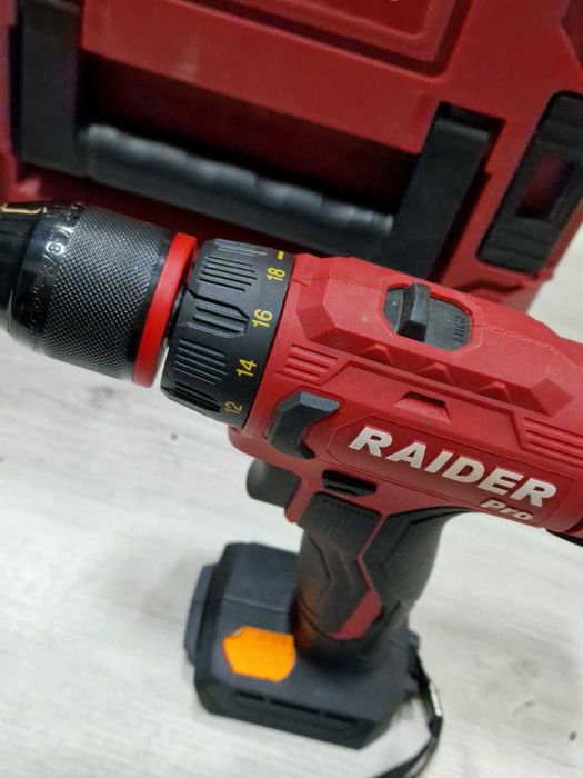 Акумулаторен винтоверт Raider RDP-PCDI20, с батерия, зарядно и куфар