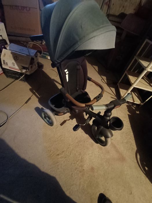 Коляска.  велик   сотилади   холати  ало