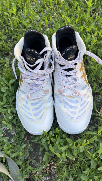 Продам кроссовки