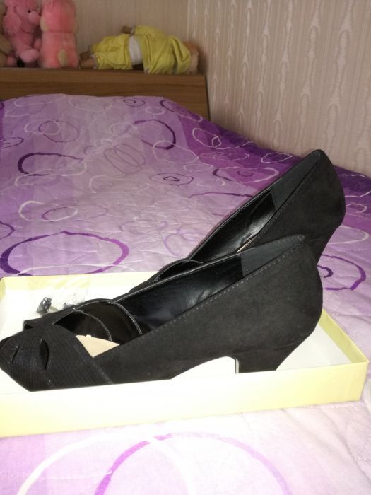 Дамски нови обувки