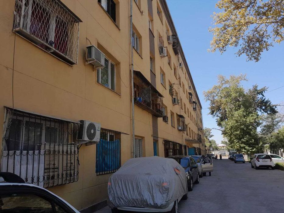 Яккасарой текстилда Зиғр ош орқаси. 1/5/5 общежита сотилади. Маклерсиз