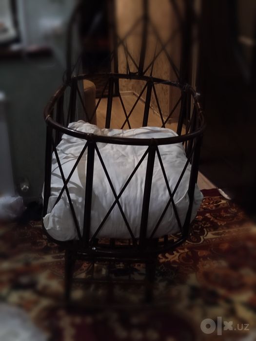 Lyulka. Yogʻochdan yasalgan katta. Qoʻlda tebratiladi.