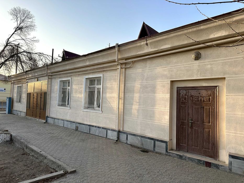 Srochno! Urganch markazida 6sotixli joy ijaraga beriladi.