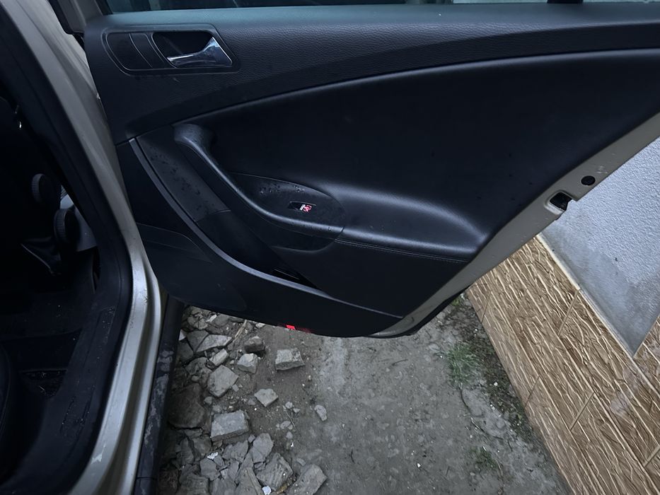 Dezmembrez / dezmembrari passat b6 2.0 bmp dsg  bi-xenon LD1W