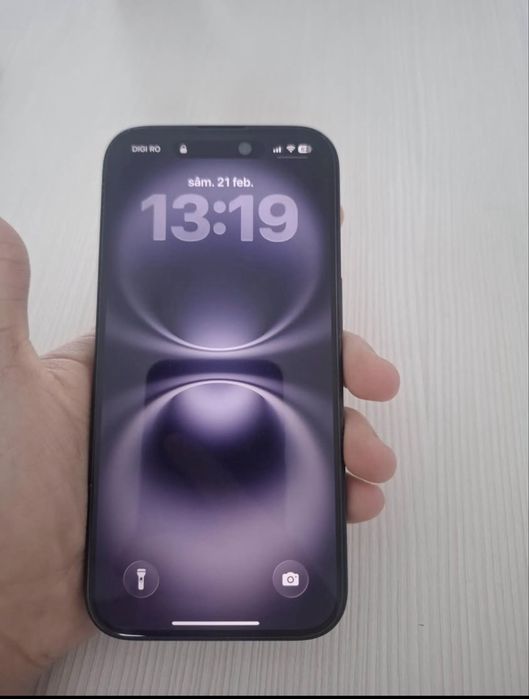 Vand iphone 16 95%santate urgent