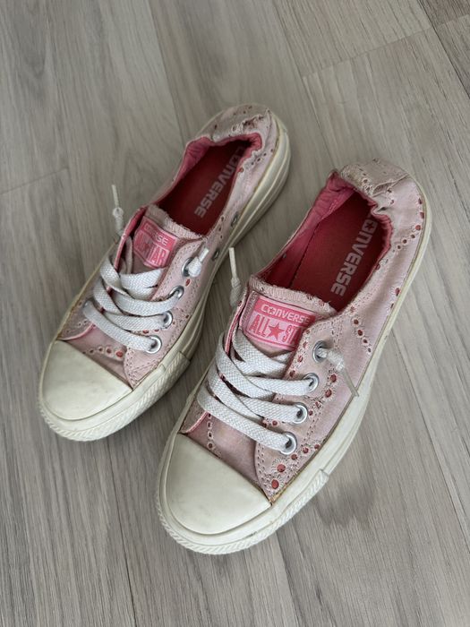 Converse fetite