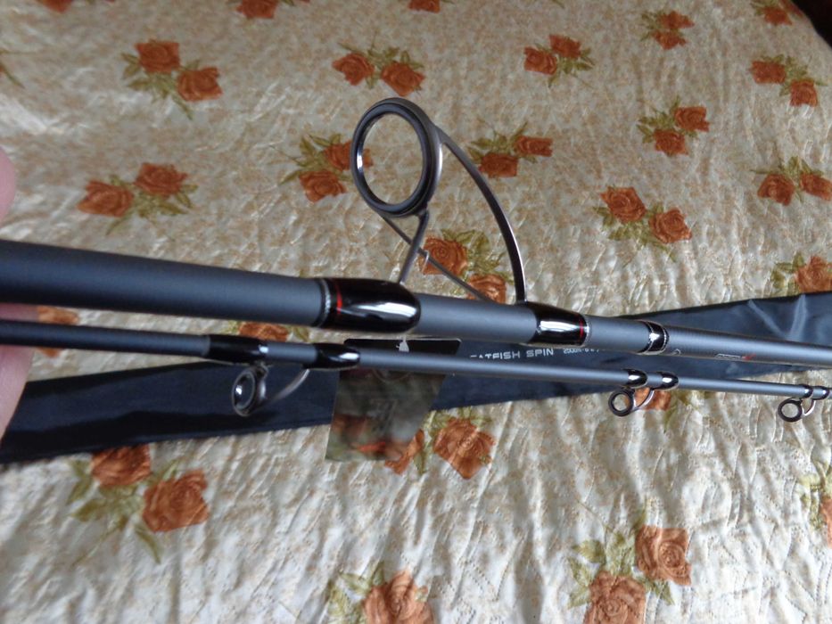 Нови спининг въдици за Сом(Fox Rage два броя) и Щука един брой.