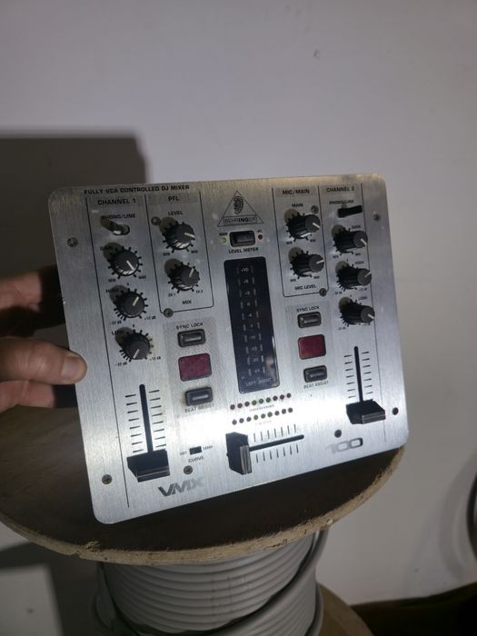 Mixer DJ Behringer VMX100 Pro Mixer – 2 Canale, VCA, Contor BPM | Stare Bună