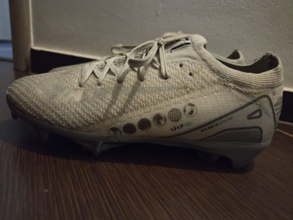 Vand ghete fotbal Nike Air zoom