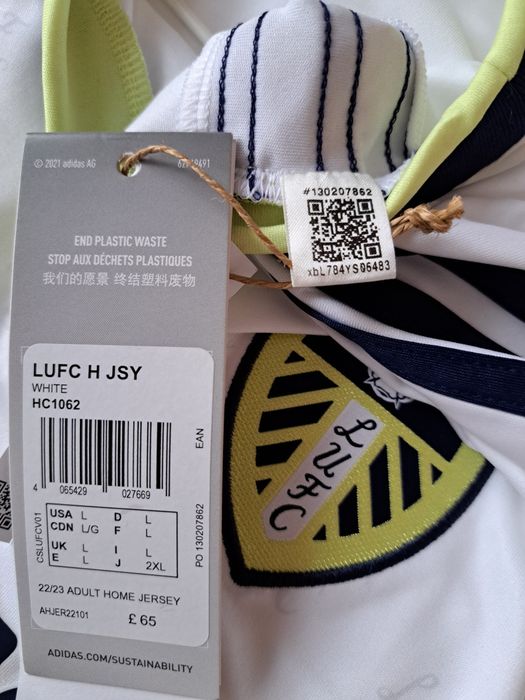 Фланелка Leeds United с автографи на отбота