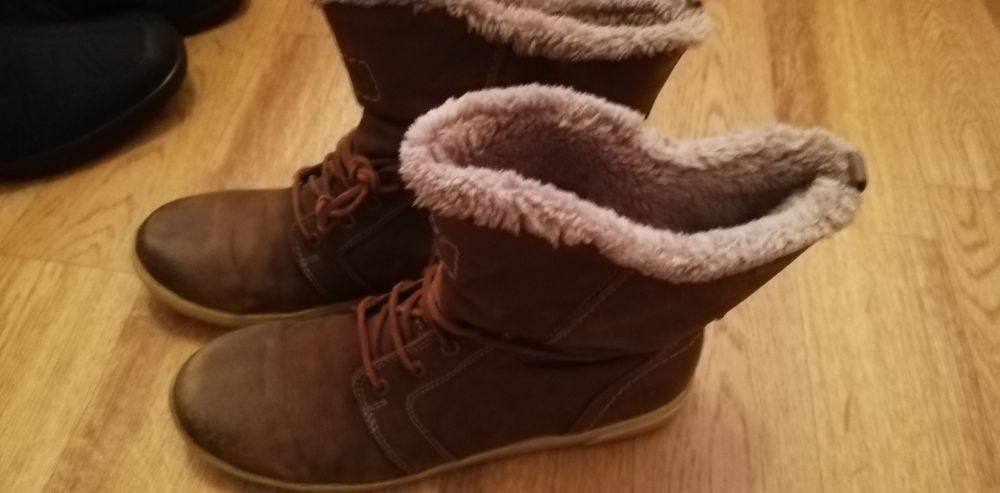 Продам женскую обувь