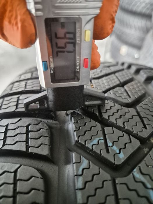 Vand set anvelope 255.40.20 iarna Pirelli