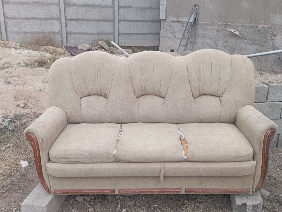 Продам комплект диван с креслами