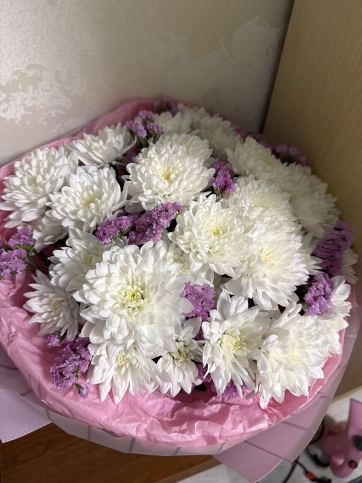 Цветы харизантема с гортензией