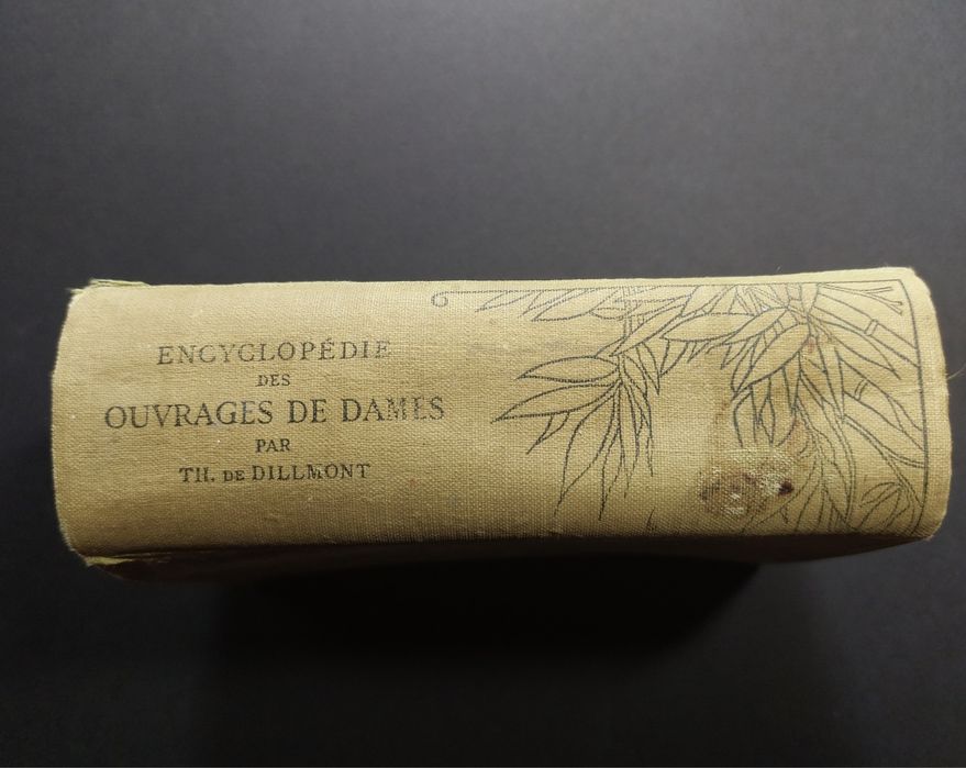 Carte veche enciclopedie de broderii și crosetat