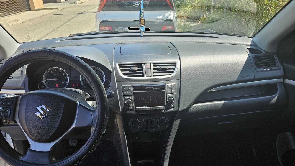 Suzuki Swift 2012 benzină Pitesti