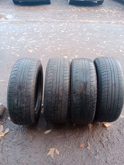 Продается шины летние. R16.215/70