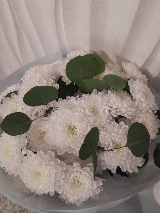 Әдемі гүл шоқтарын сатамын