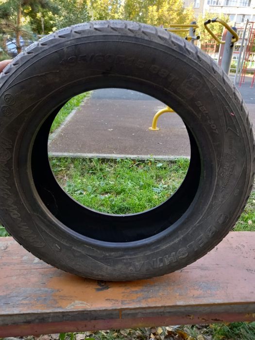Продам б/у  3 шины 195/60R15