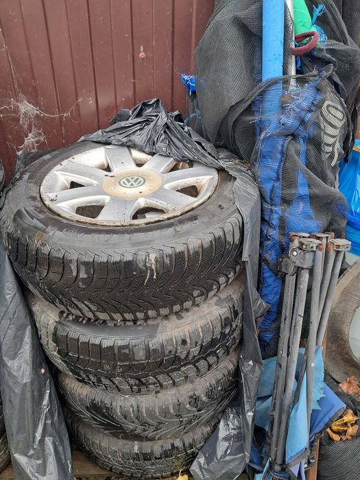 Jante cu anvelope de iarnă 195 65 15