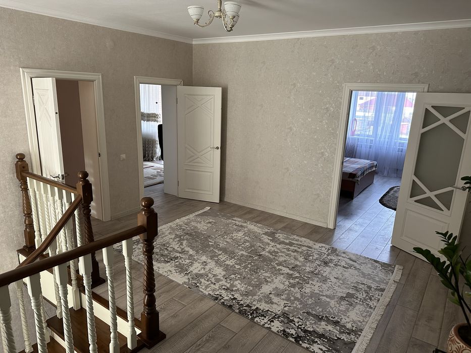 Продам  трехуровневый коттедж