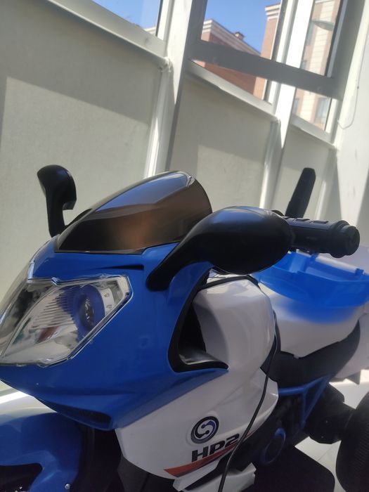 Детский электромобиль