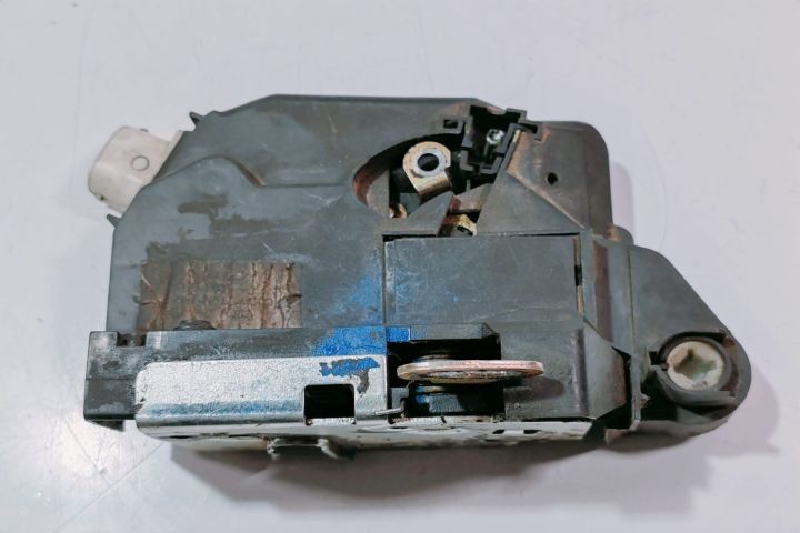 Broasca Usa stanga fata Land Rover Freelander prima generatie