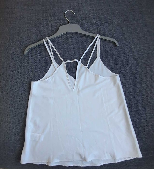 Топове на Zara и Mohito