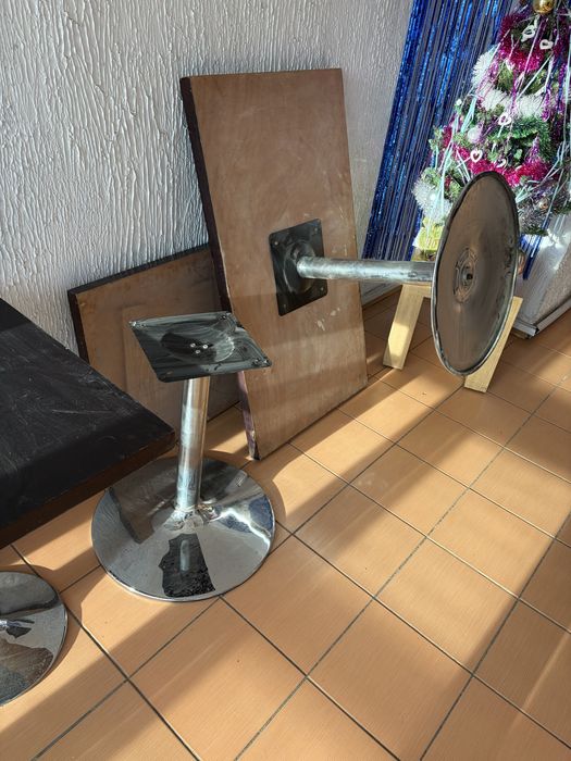Продам столы без стульев