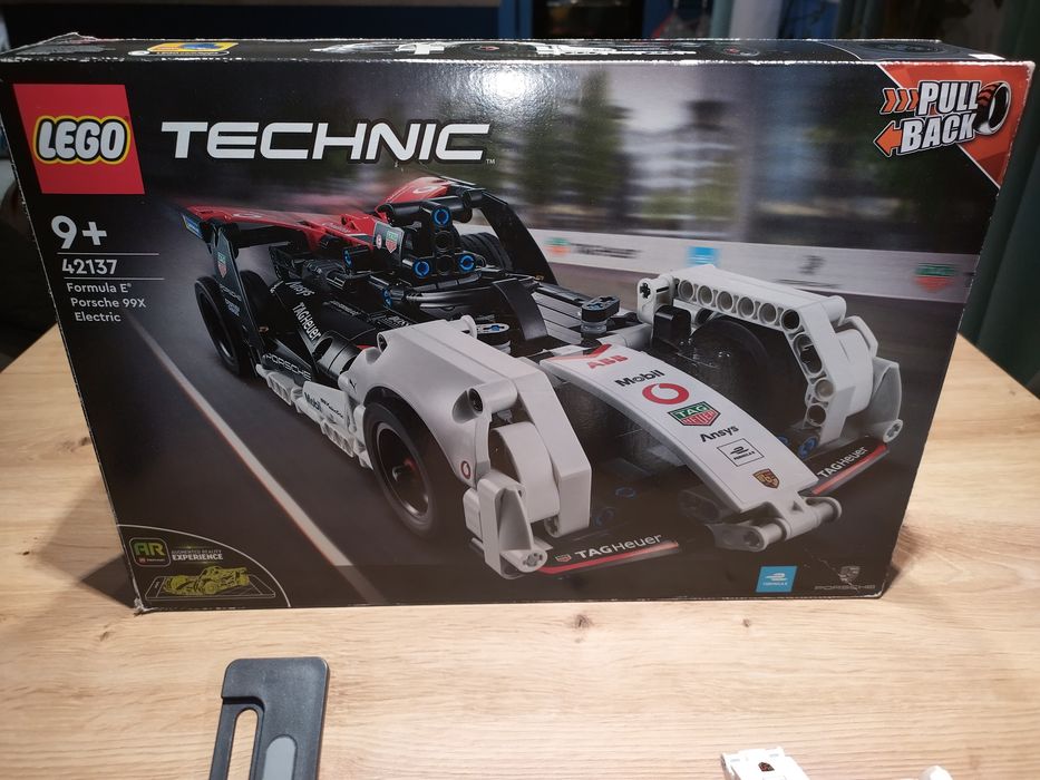 LEGO Technic Formula E Porsche 99X Electric (42137)