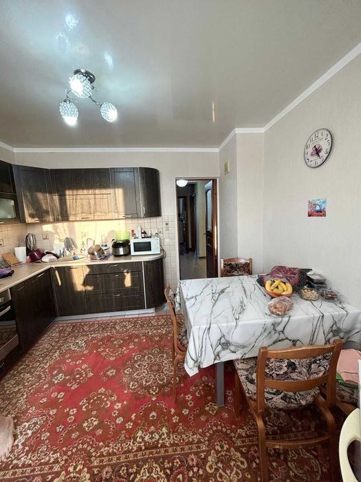 Продам трехкомнатную квартиру