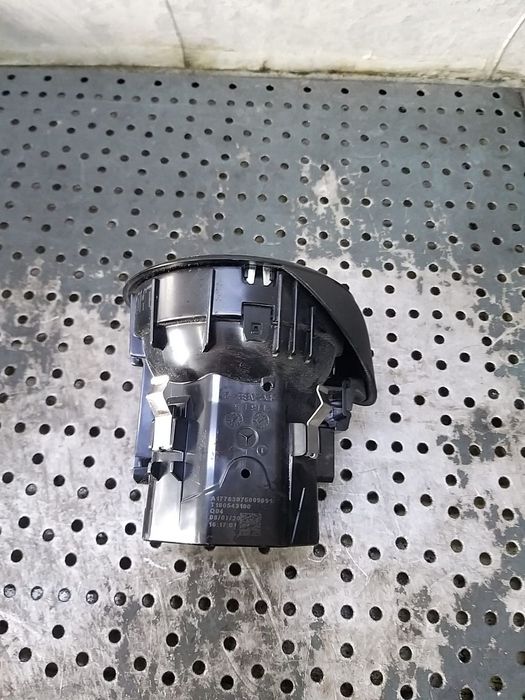 Grila ventilatie bord dreapta mercedes a class w177 a17783075009051