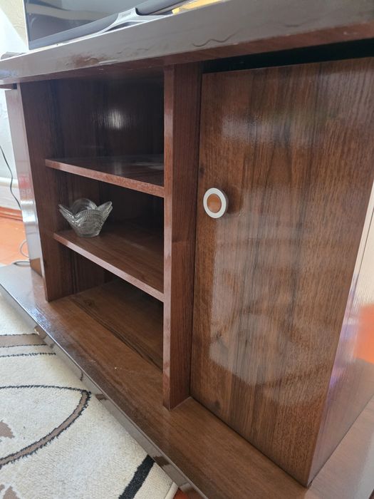 Тумбочка под телевизор