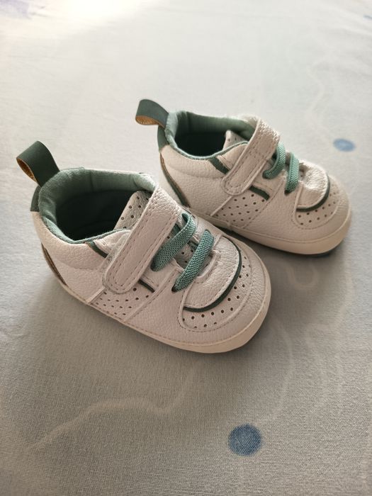 Botoși adidași  bebeluși