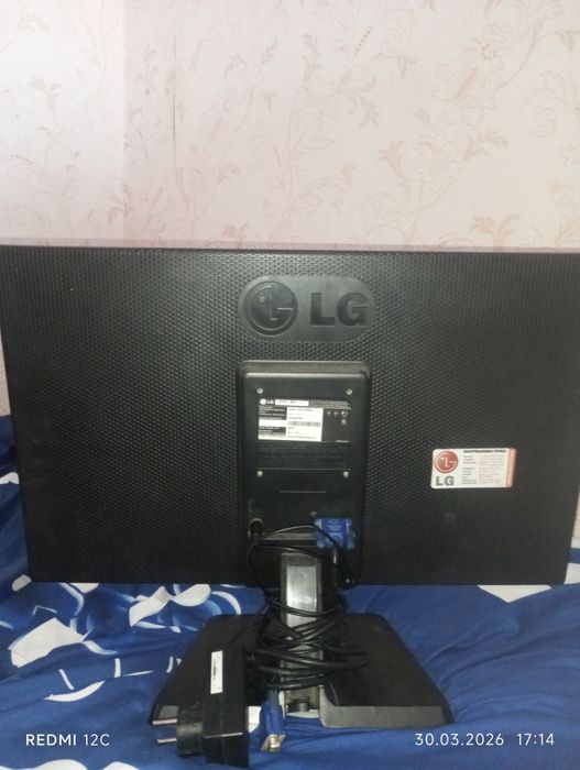 Монитор LG б/у старый