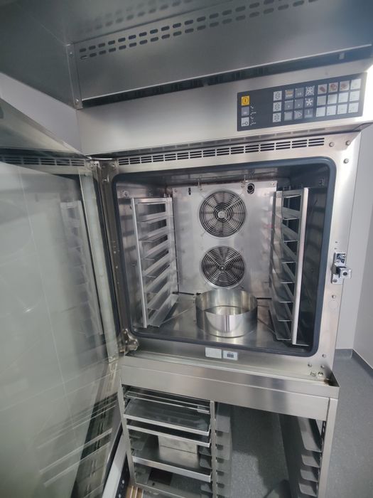 Cuptor profesional convecție MIWE Econo 8 tăvi recondiționat