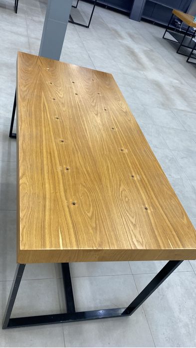 Стол для сотовых телефонов