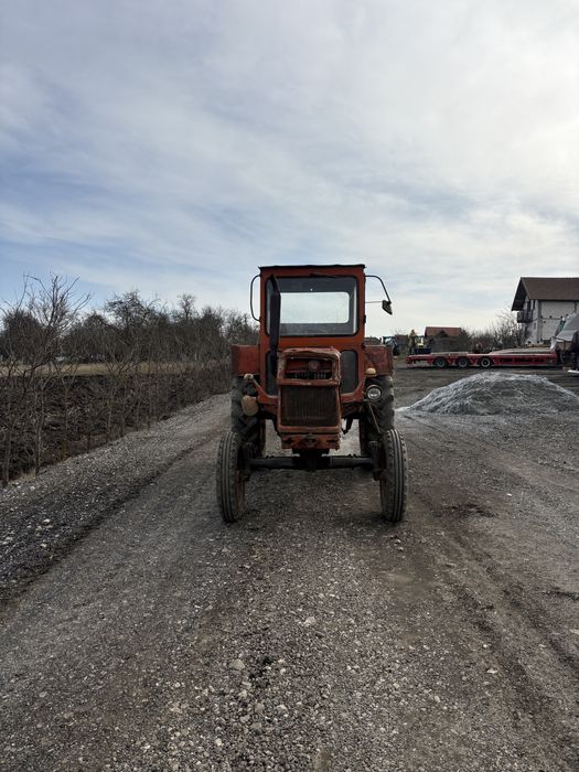 Tractor u 650 cu manobloc si frana de mana
