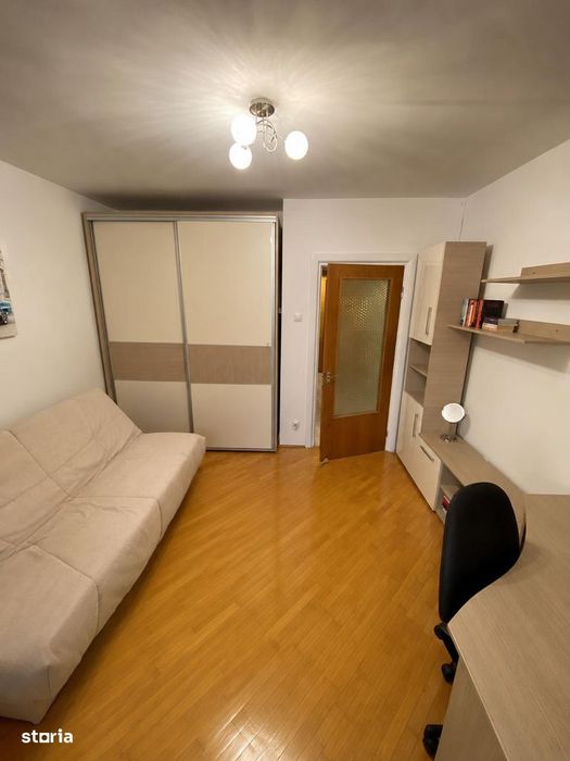 Apartament 4 camere (strada Zizinului)