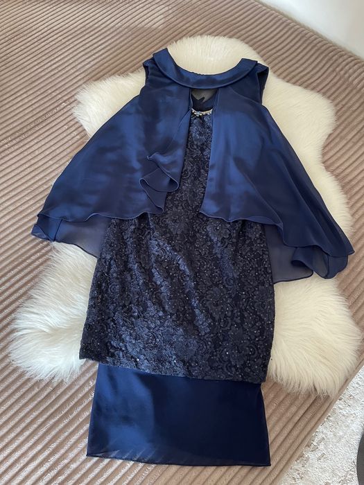 Тъмно сини официални къси рокли за по 40лв