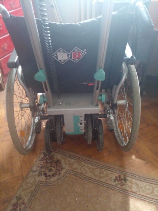 Vand dispozitive pentru persoane cu dizabilitati