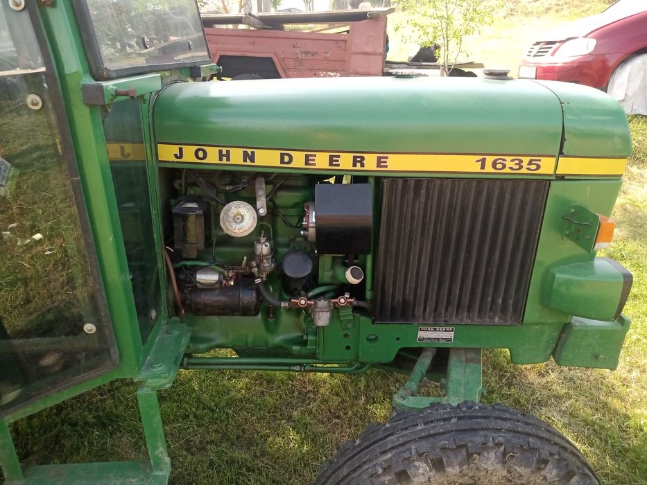 Tractoras  John Deere motor in 3 pistoane