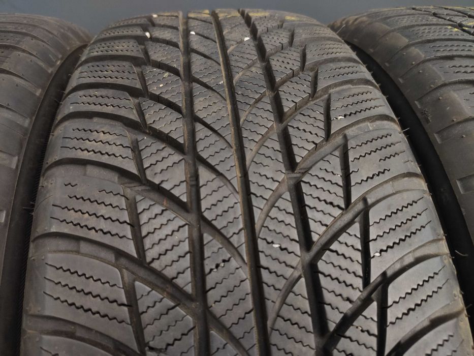 4бр Зимни Гуми 205 60 17 - Bridgestone