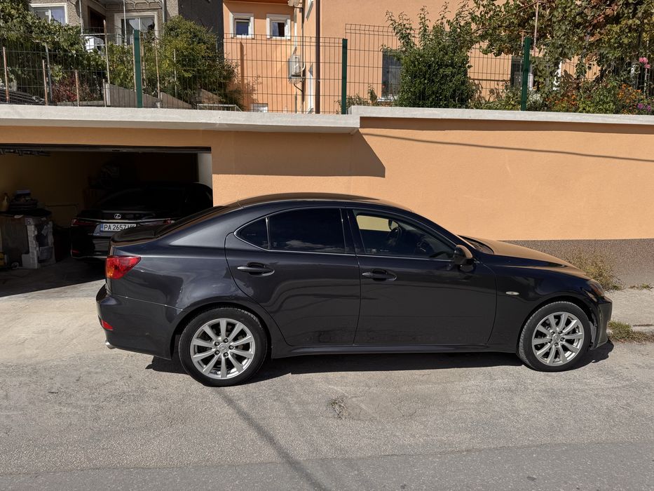 Lexus IS 220d 223 105 km 2006г