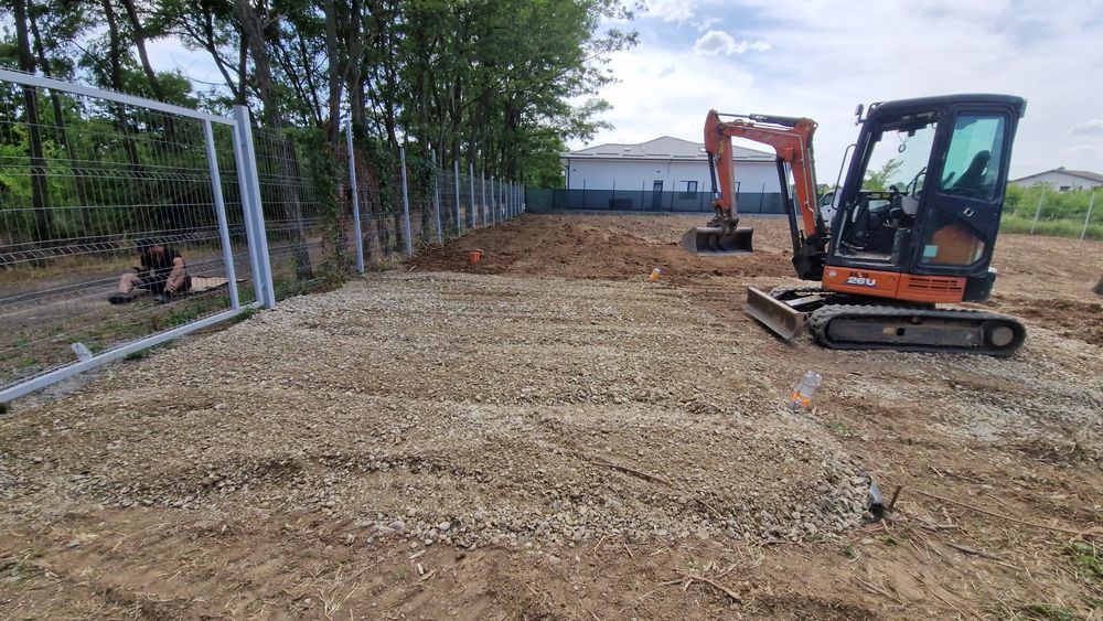 Inchiriere miniexcavator