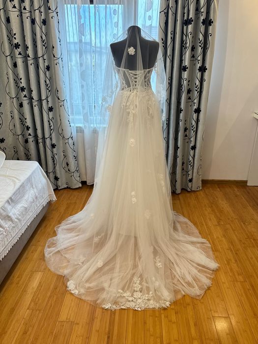 Rochie de mireasa si Voal Milla Nova