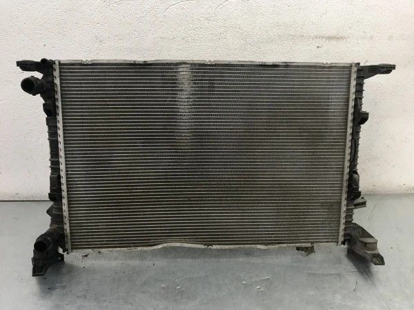 Radiator apa Audi A4 B8 2012 cod 8K0121251L