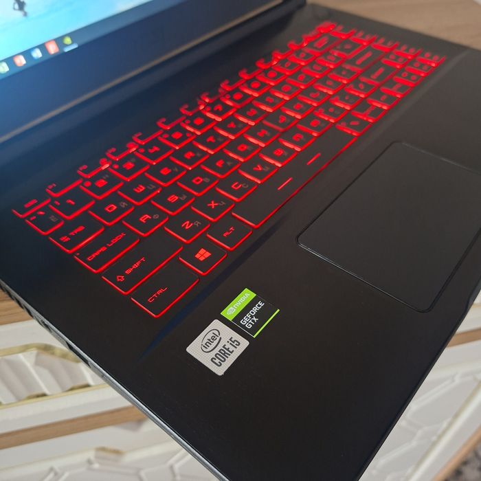 Core i5 - 10500H / Nvidia GeForce GTX 1650 - 4 gb/ ОЗУ 8 gb/ SSD 256 g