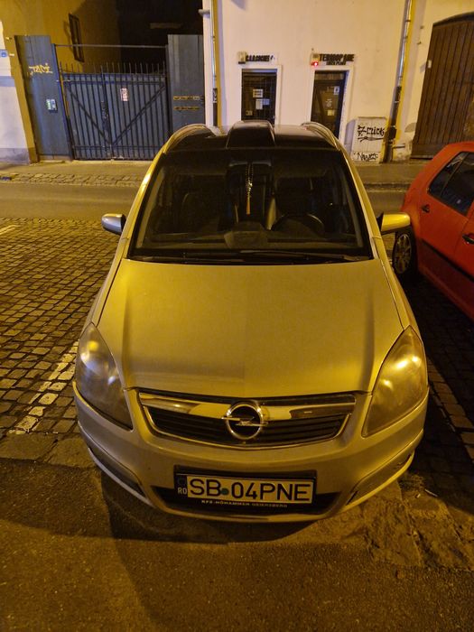 Opel Zafira Gri motorina