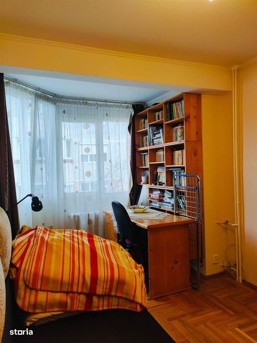 Apartament 3 camere pe Stefan Cel Mare